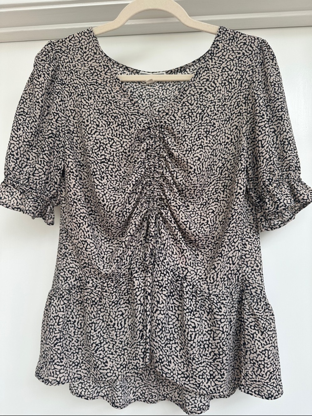 Pleione Black & Beige Ruched Front Ruffle Hem Blouse